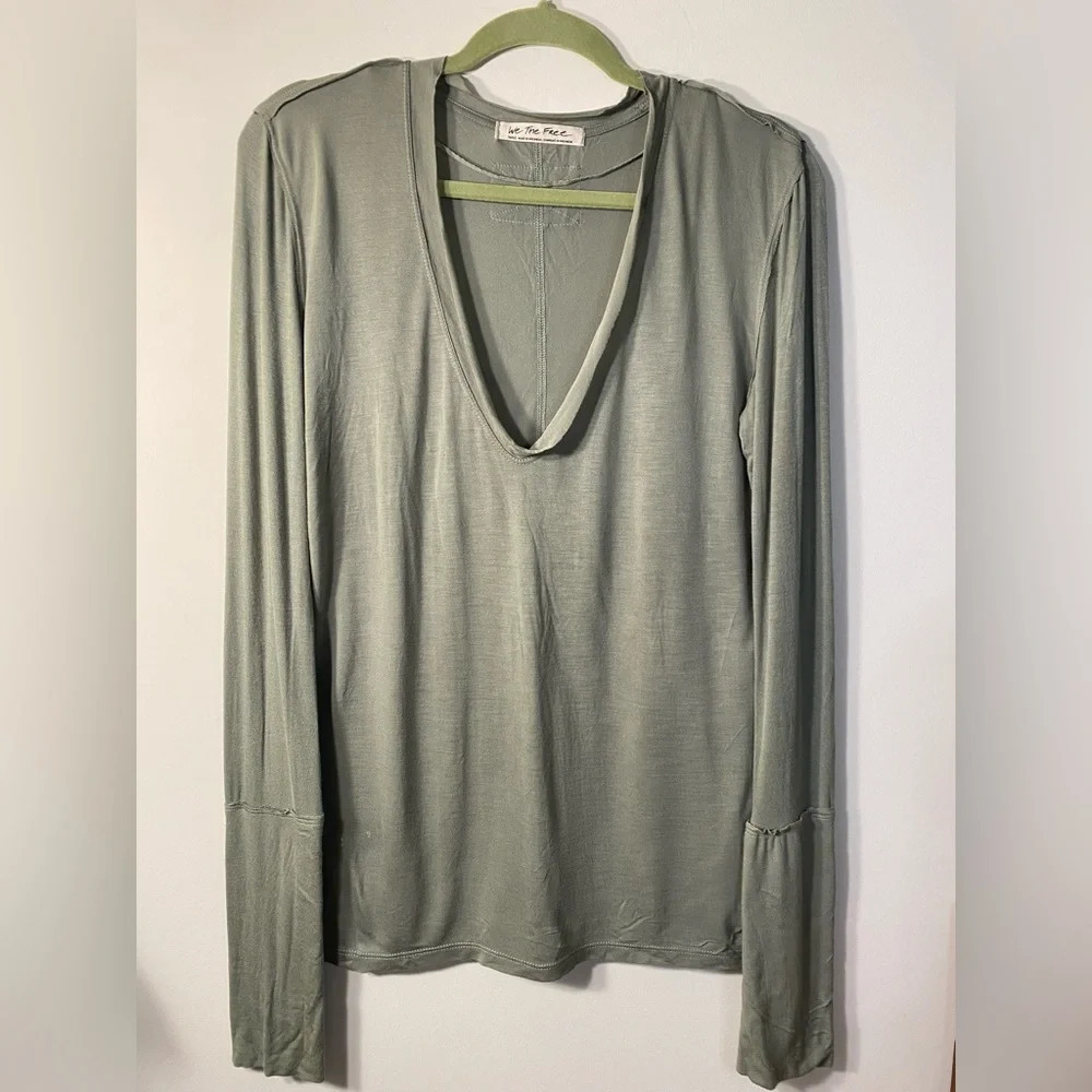 NWOT Free People || Long Sleeve Tee Oversize Slouchy Boho Green Vneck Th…